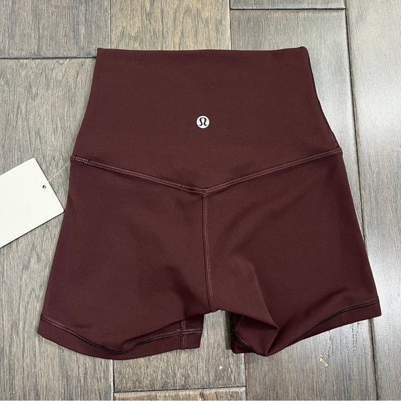 Lululemon NWT Align High-Rise Short 4" Goodnight Plum - Picture 2 of 7